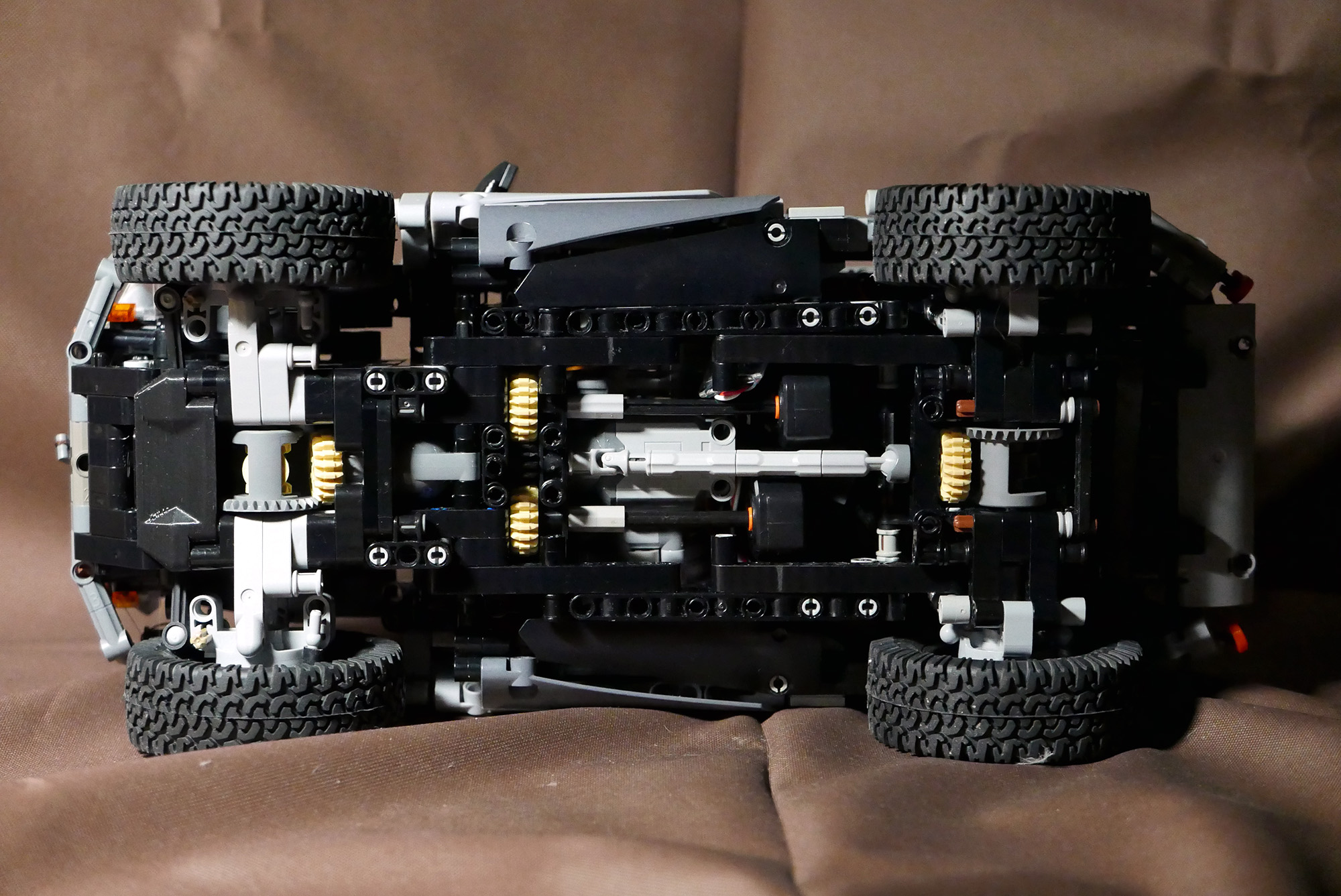 up08-chassis.jpg
